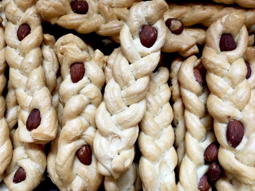 Taralli Intrecciati alle mandorle